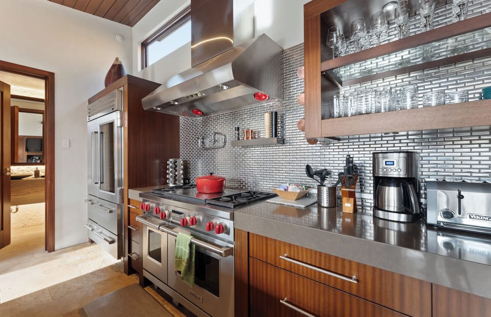 Chef’s Kitchen & Appliances