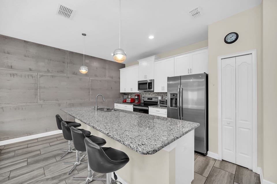 13-web-or-mls-9073-dogleg-dr