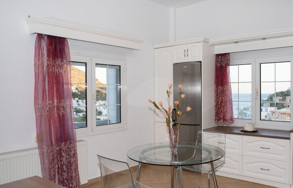 Kitchen with sea view