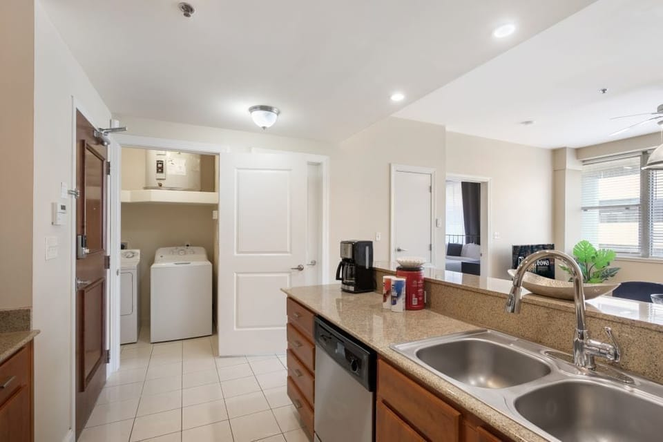 Kitchen/Laundry