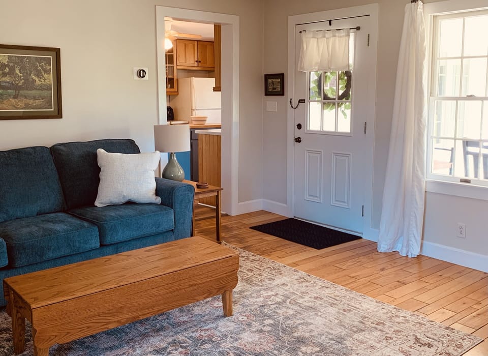 Living space 1:  Entrance from front door