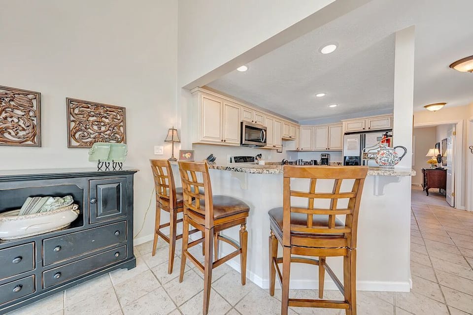 Kitchen bar