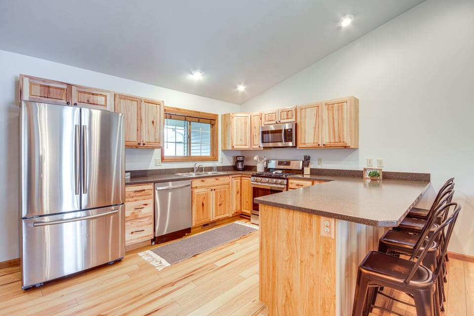 Kitchen | Cooking Basics | Drip Coffee Maker (Coffee Provided)