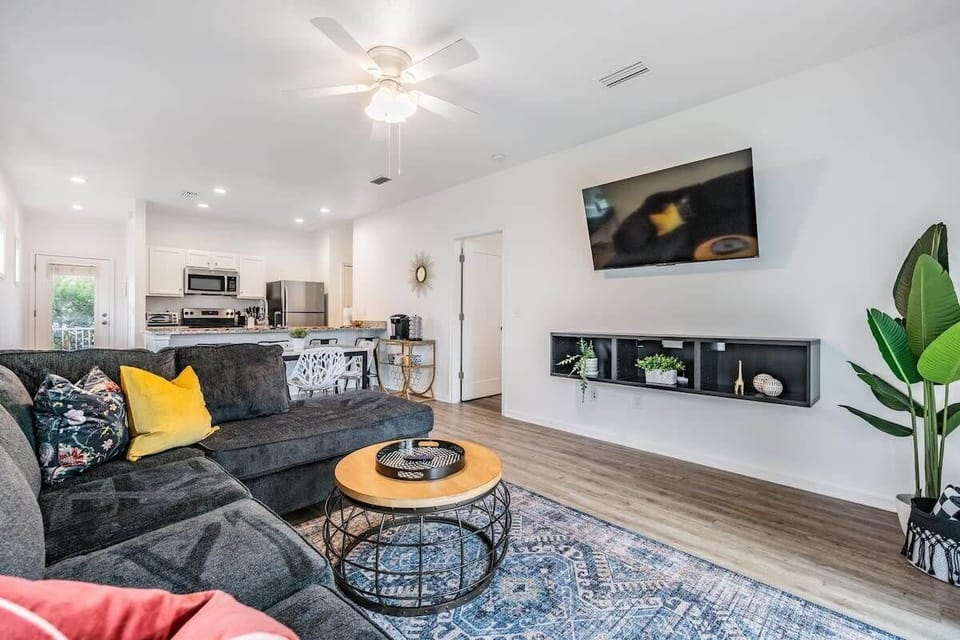 Spacious living room
