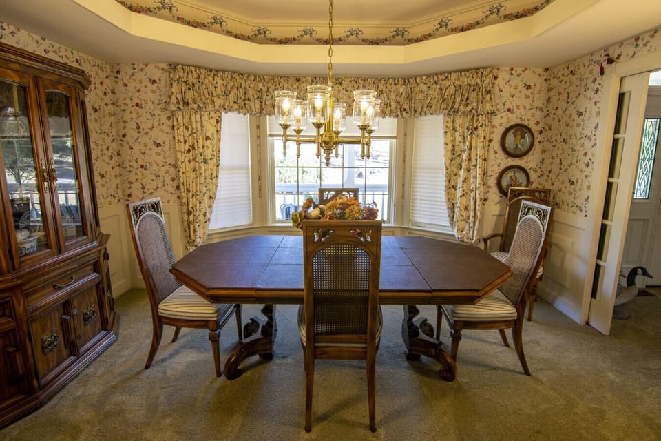 Formal dining room