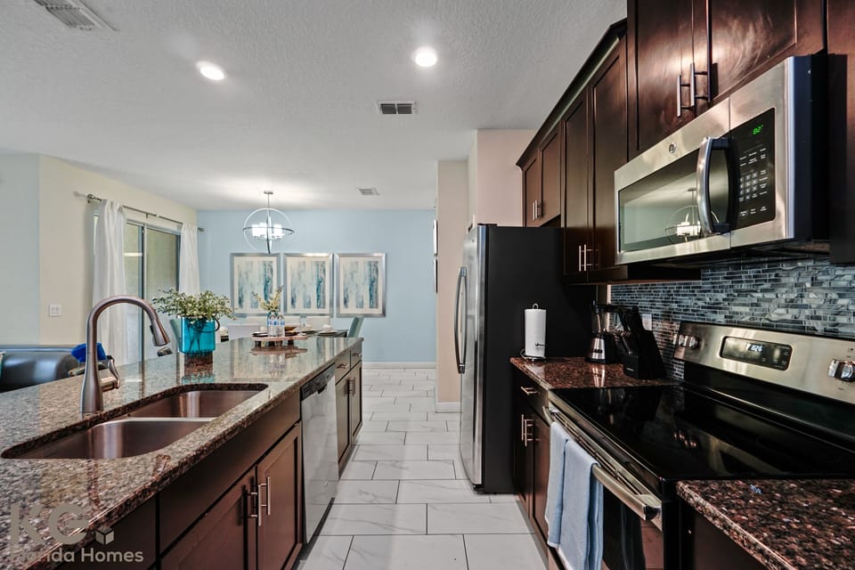 Another view of kitchen
