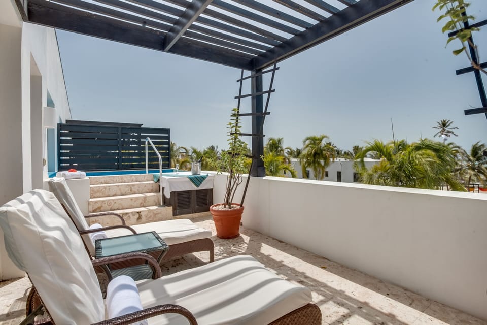 Penthouse - balcony (1)