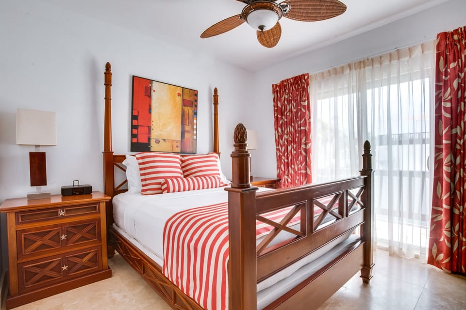 LLV - Third Bedroom (main level)