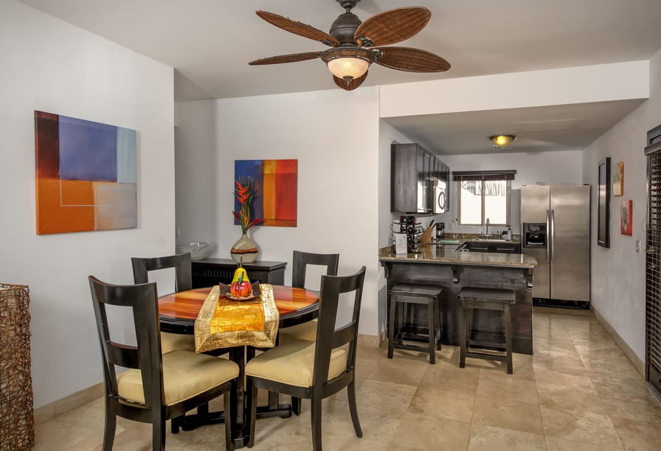 Resort View Condo - Kitchen and Dining Room