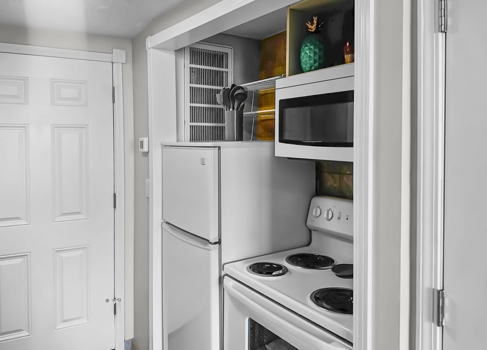 Pirates Bay B303 Kitchenette
