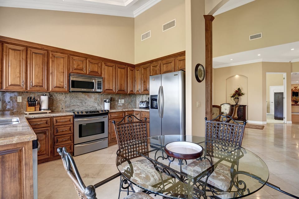 KITCHEN REVERSE.jpg mls