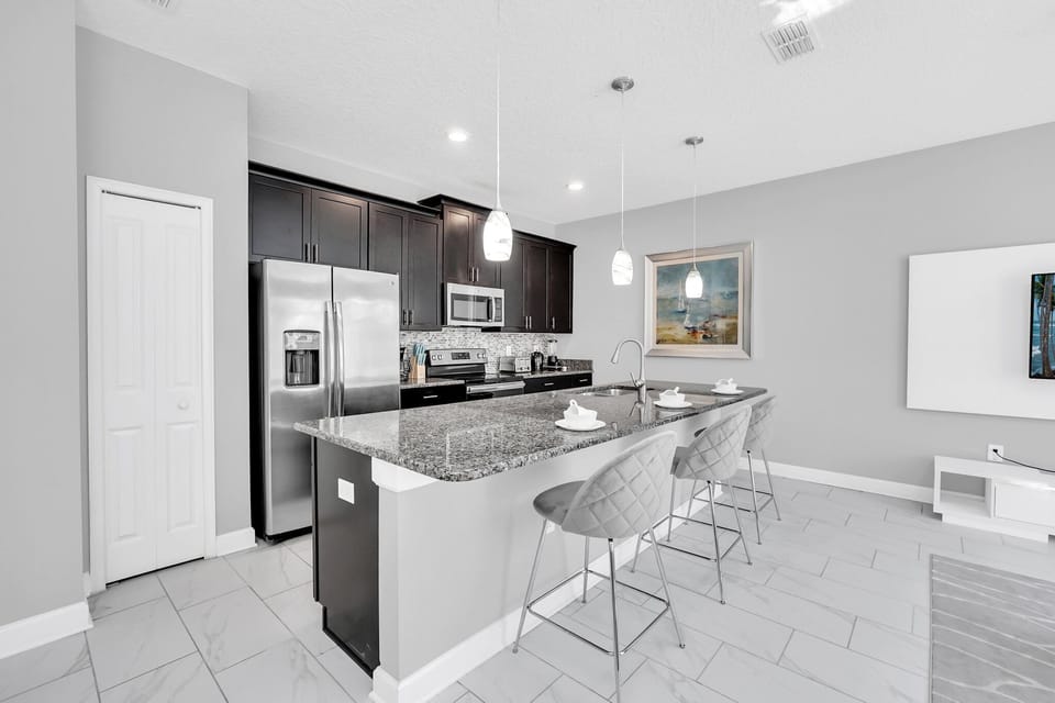 10-web-or-mls-4876-romeo-cir