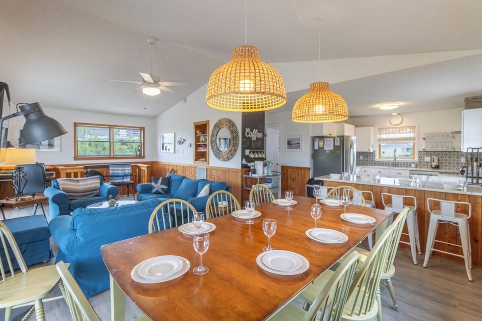 Top Level Dining Area