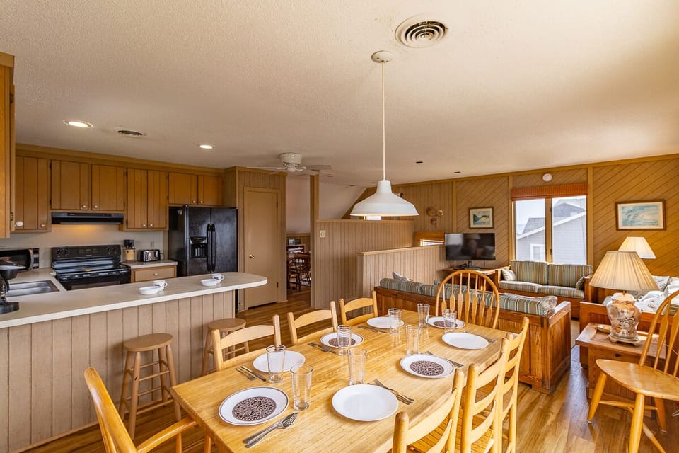 Top Level Dining Area