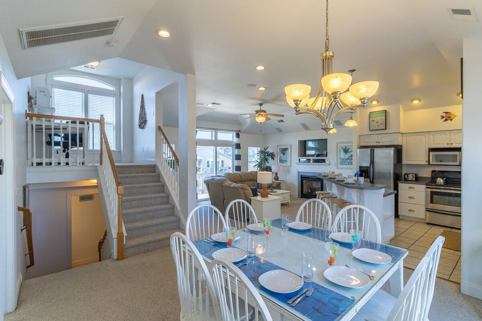 Top Level Dining Area