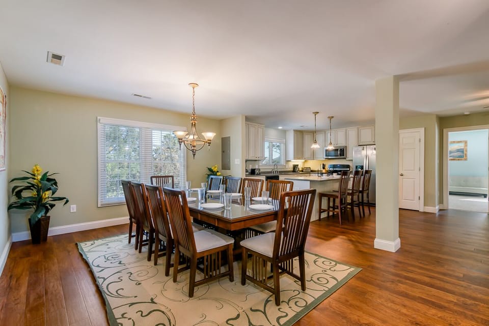 Top Level Dining Area