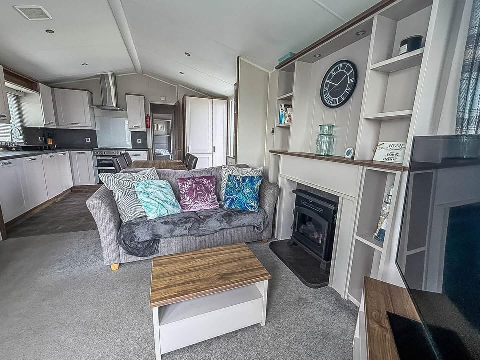 Treat your loved ones to a dog friendly weekend break at Park Holidays Broadland Sands, with easy access to the Lowestoft Marina Theatre and other local attractions.