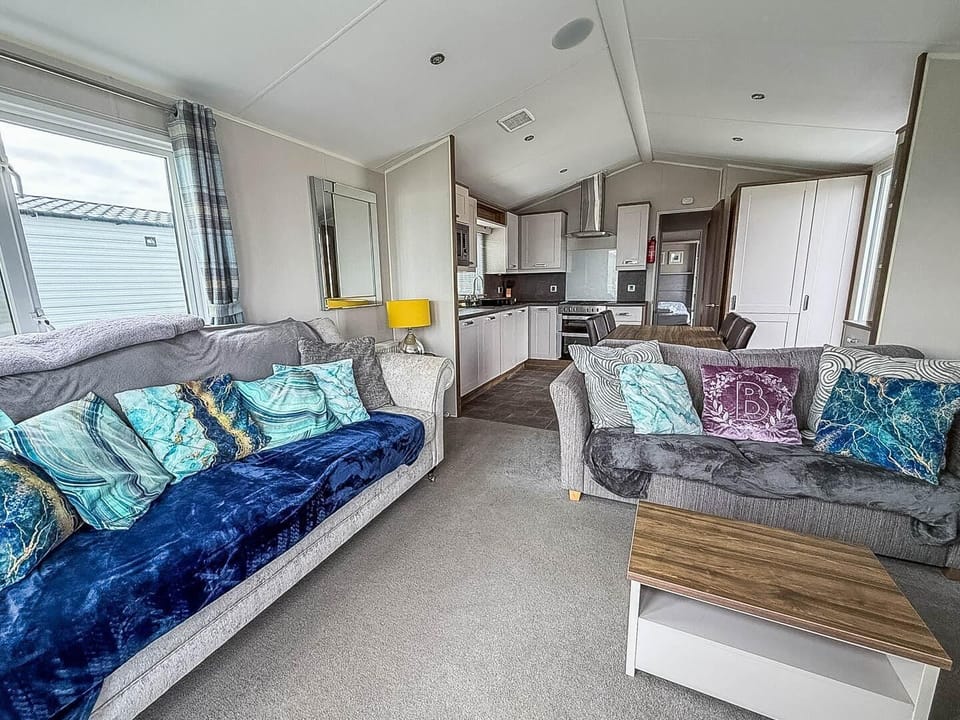 Plan a last minute staycation to Lowestoft East Anglia and enjoy a relaxing caravan holiday near the stunning Suffolk beaches and Corton Beach Lowestoft.