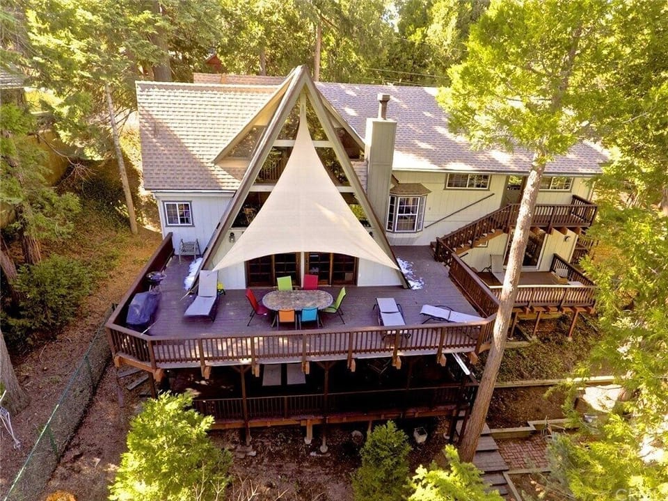 This is the back of the property w/lush forest views! The studio is to the right