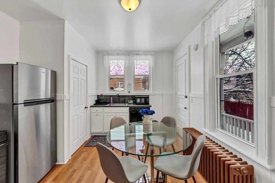 Eat In Kitchen