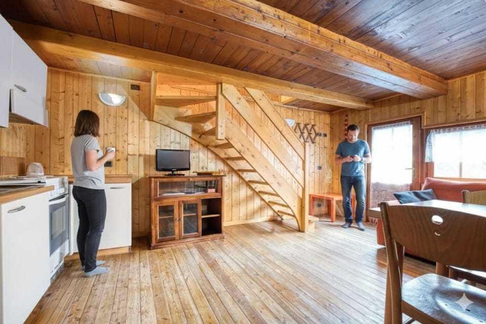 Wood, Floor, Flooring, Hardwood, Wood Stain, Wood Flooring, Door, Ceiling, Home, Plank