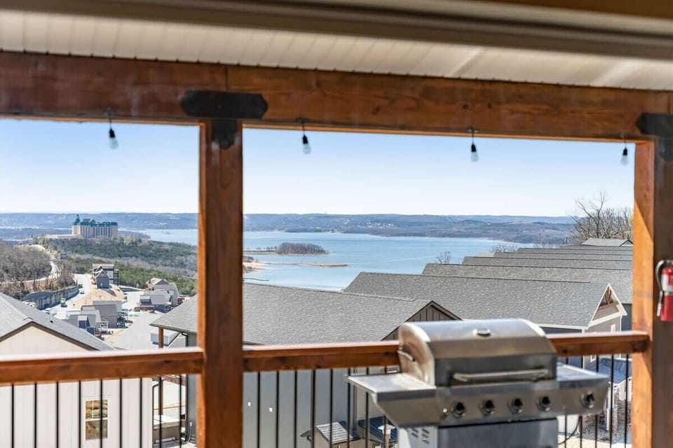 Views of Table Rock Lake from the balcony!