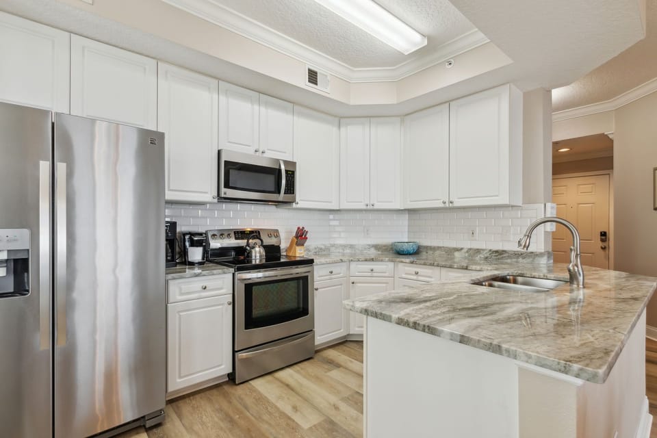 Luxury Totally Renovated Fully Equipped Kitchen