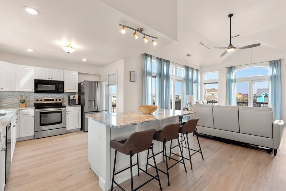 WH616: Blue Bomber | Top Level Living Area and Kitchen