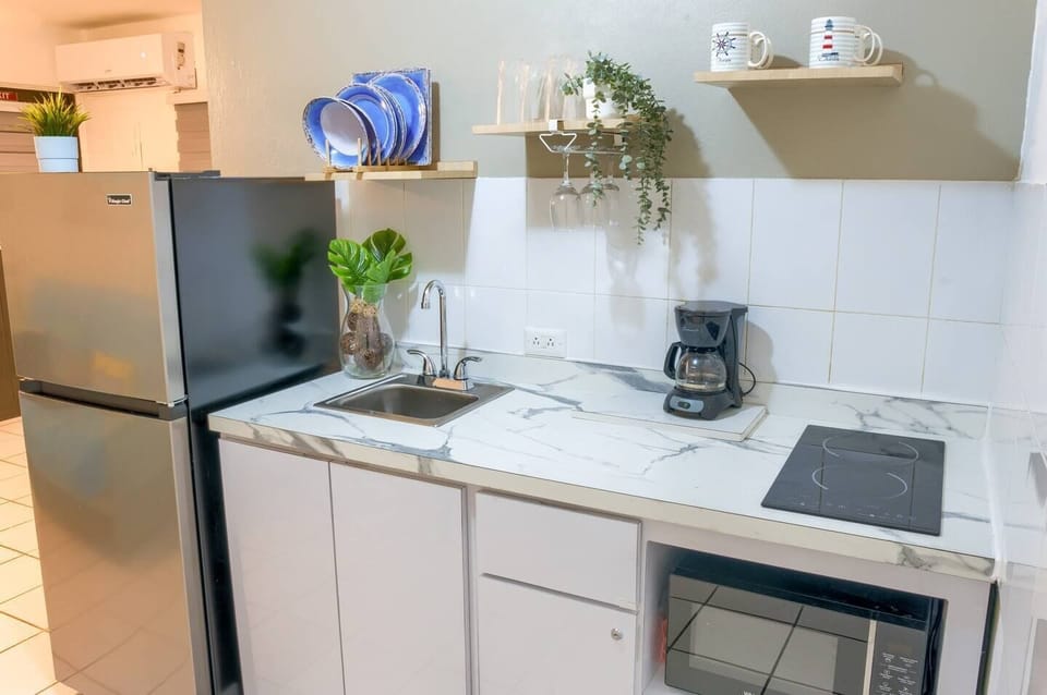 Kitchenette with full size refrigerator