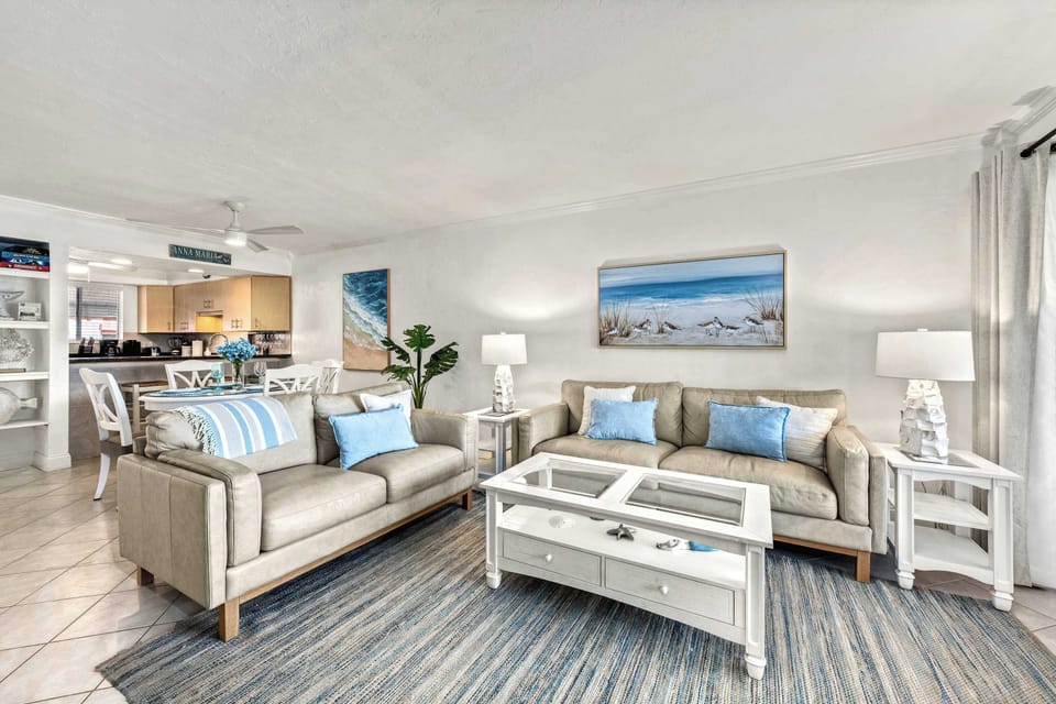 Open-Concept Living & Dining – Bright, Beachy Comfort at Dan’s Florida Condo