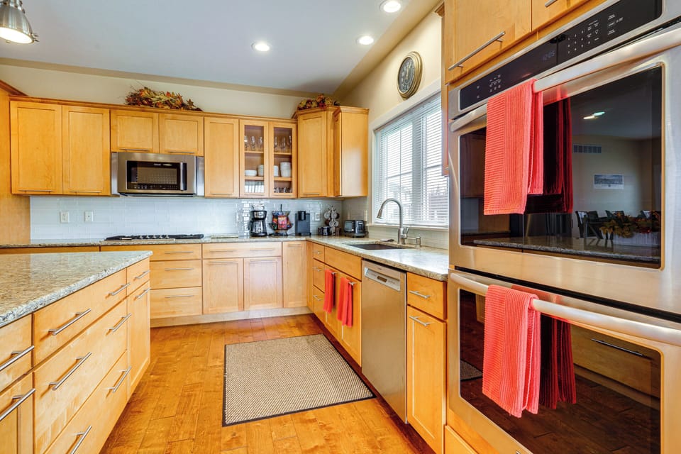 Kitchen | Main Level