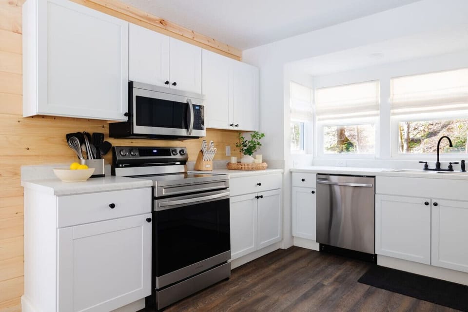 Full stocked kitchen with Keurig Duo and Brand New Appliances