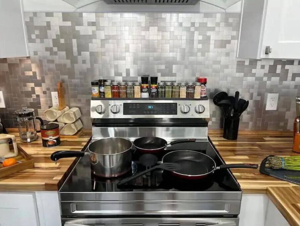 Full kitchen for nights in.