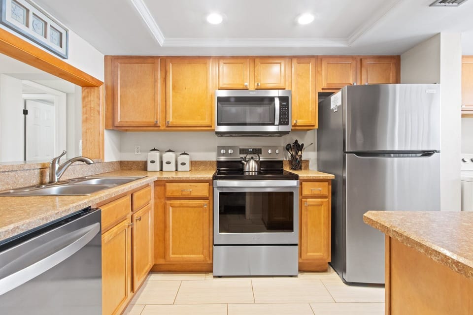 Fully equipped kitchen with everything you need to prepare your favorite meals!