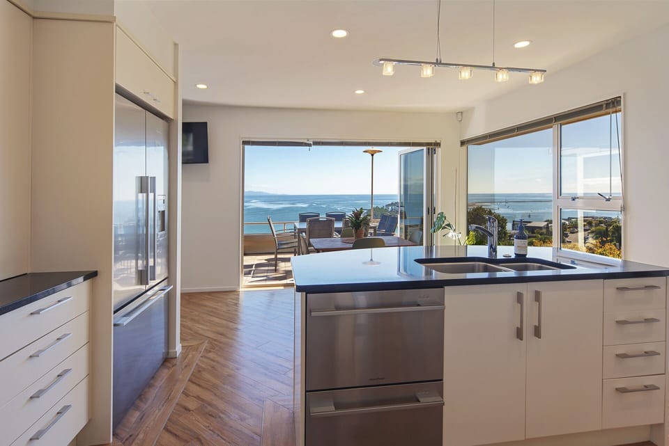 Fully-equipped kitchen