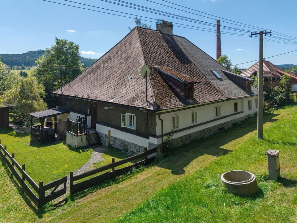 Roof, Cottage, Farmhouse, Thatching, Chimney, Shade, Village, Yard, Siding, Porch