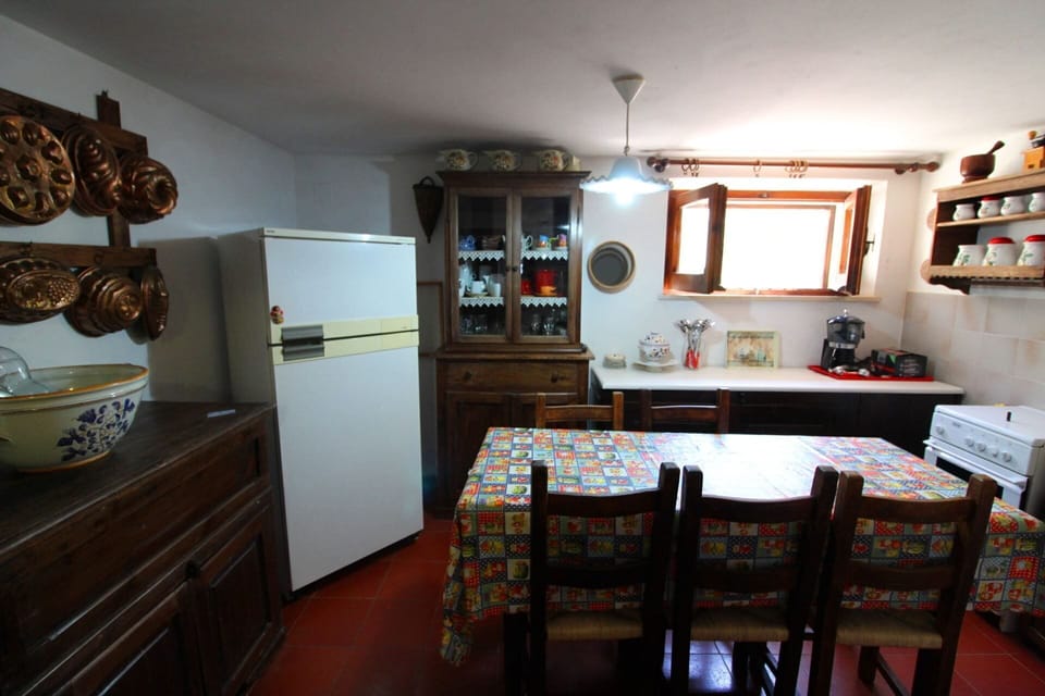 Property, Cabinetry, Picture Frame, Blue, Wood, Interior Design, Floor, Drawer, Wall, Flooring