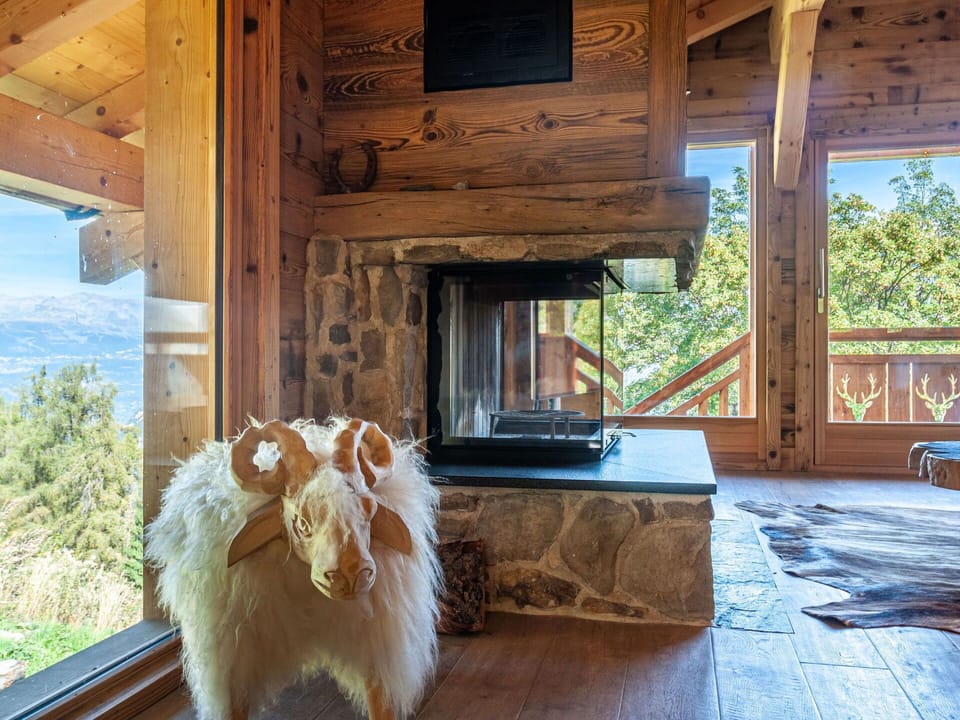 Property, Building, Wood, Tree, Lighting, Interior Design, Window, Floor, Carnivore, Porch