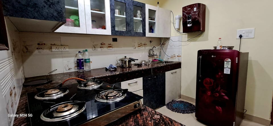 kitchen storage and RO