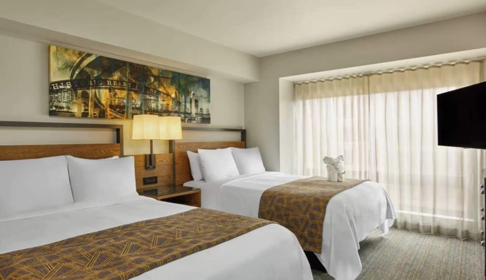 Bedroom with King bed OR 2 double beds - bed configuration may be requested but is NOT guaranteed)
