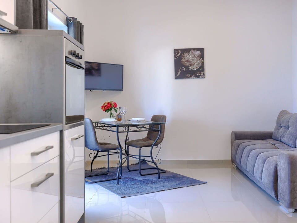 Table, Furniture, Cabinetry, Picture Frame, Building, Interior Design, Chair, Houseplant, Wood