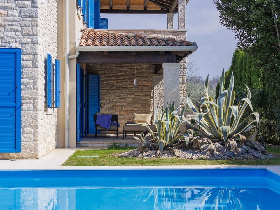 Water, Blue, Daytime, Plant, Property, Building, Window, Azure, Door, Shade