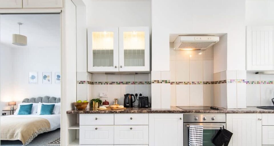 Fully equipped kitchen.