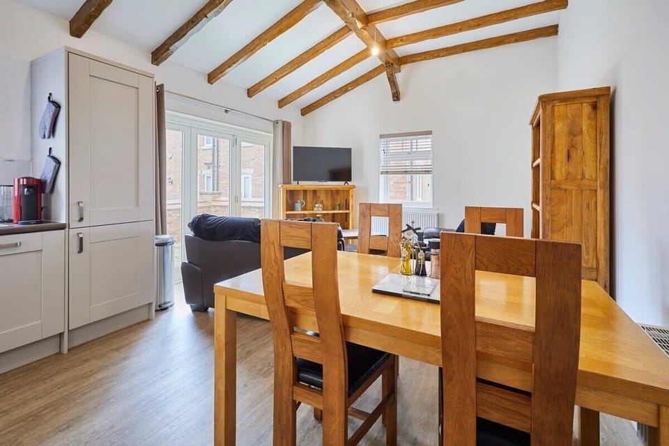 Jubilee Close, Filey - Host & Stay