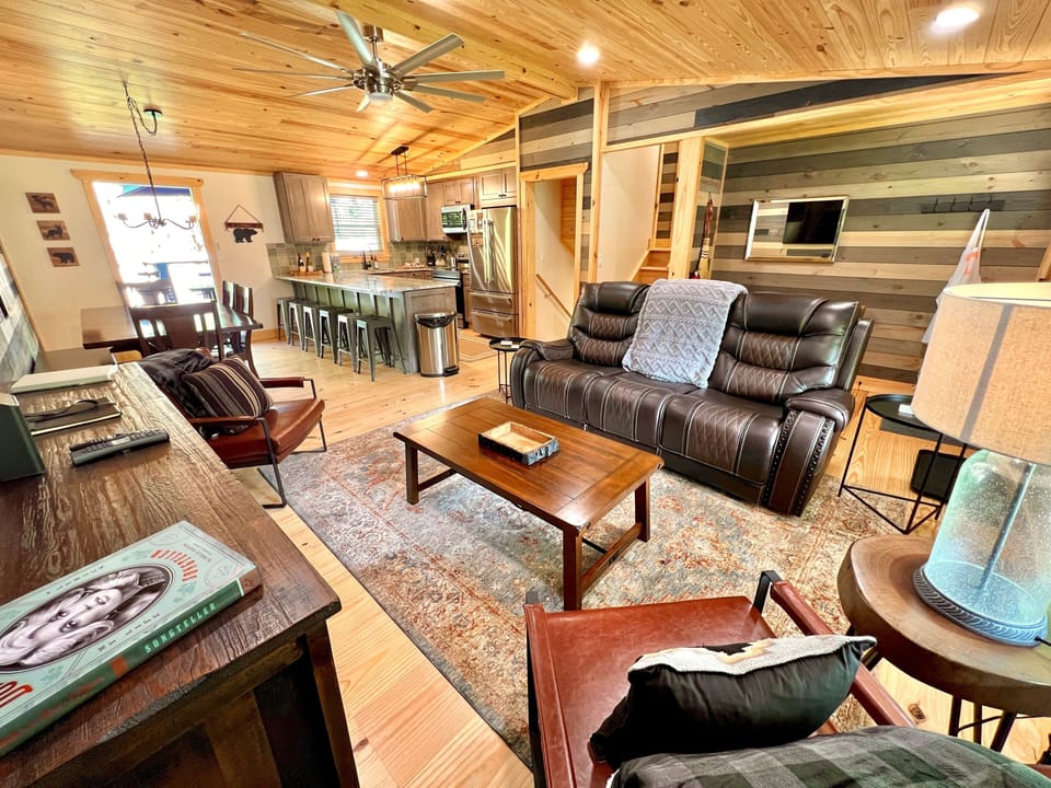 Indoors, Home Decor, Furniture, Living Room, Coffee Table