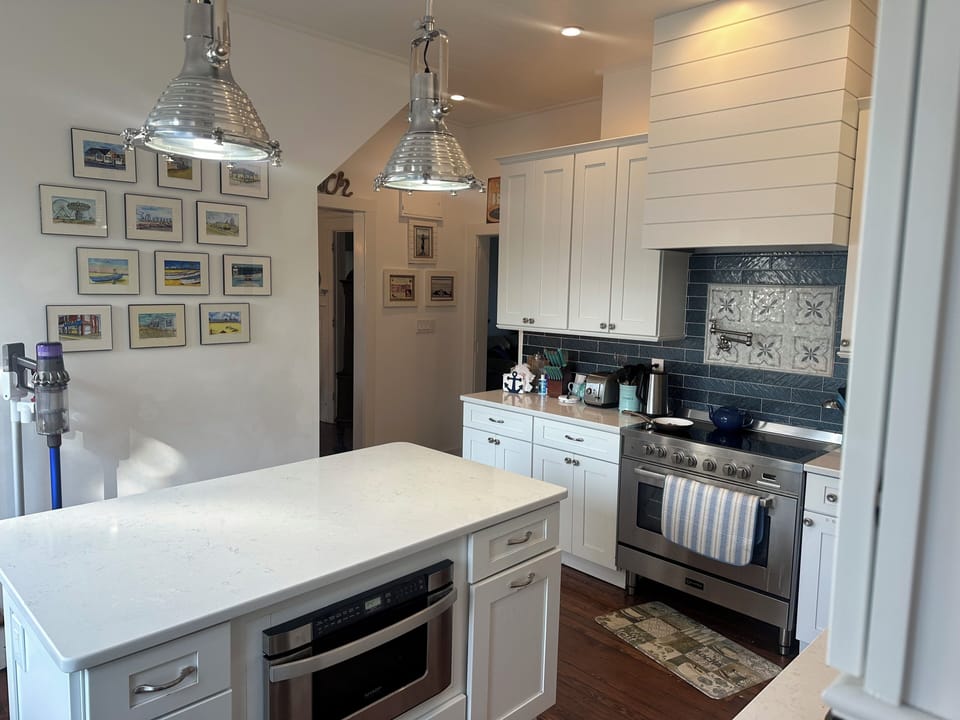 Updated kitchen with 44" professional range 