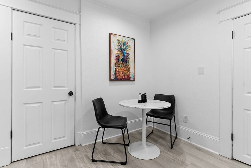 This cozy dining corner has a minimalist and modern style.