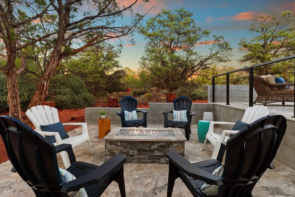 fire pit, s`mores anyone