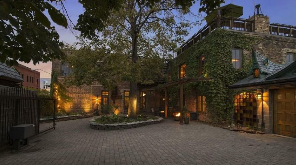A sprawling courtyard, surrounded by gated walls, gives you privacy in the city