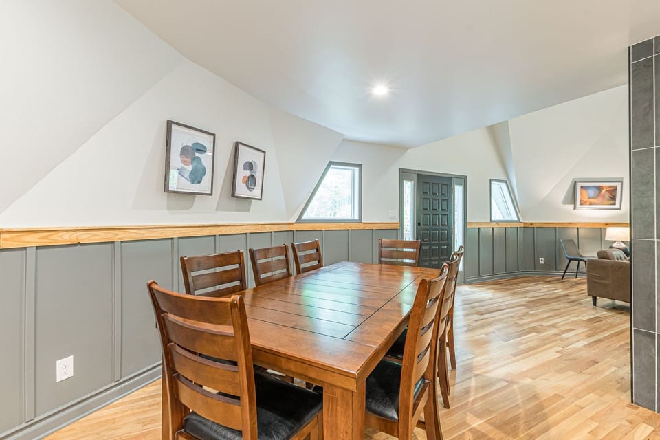 Eating area in kitchen